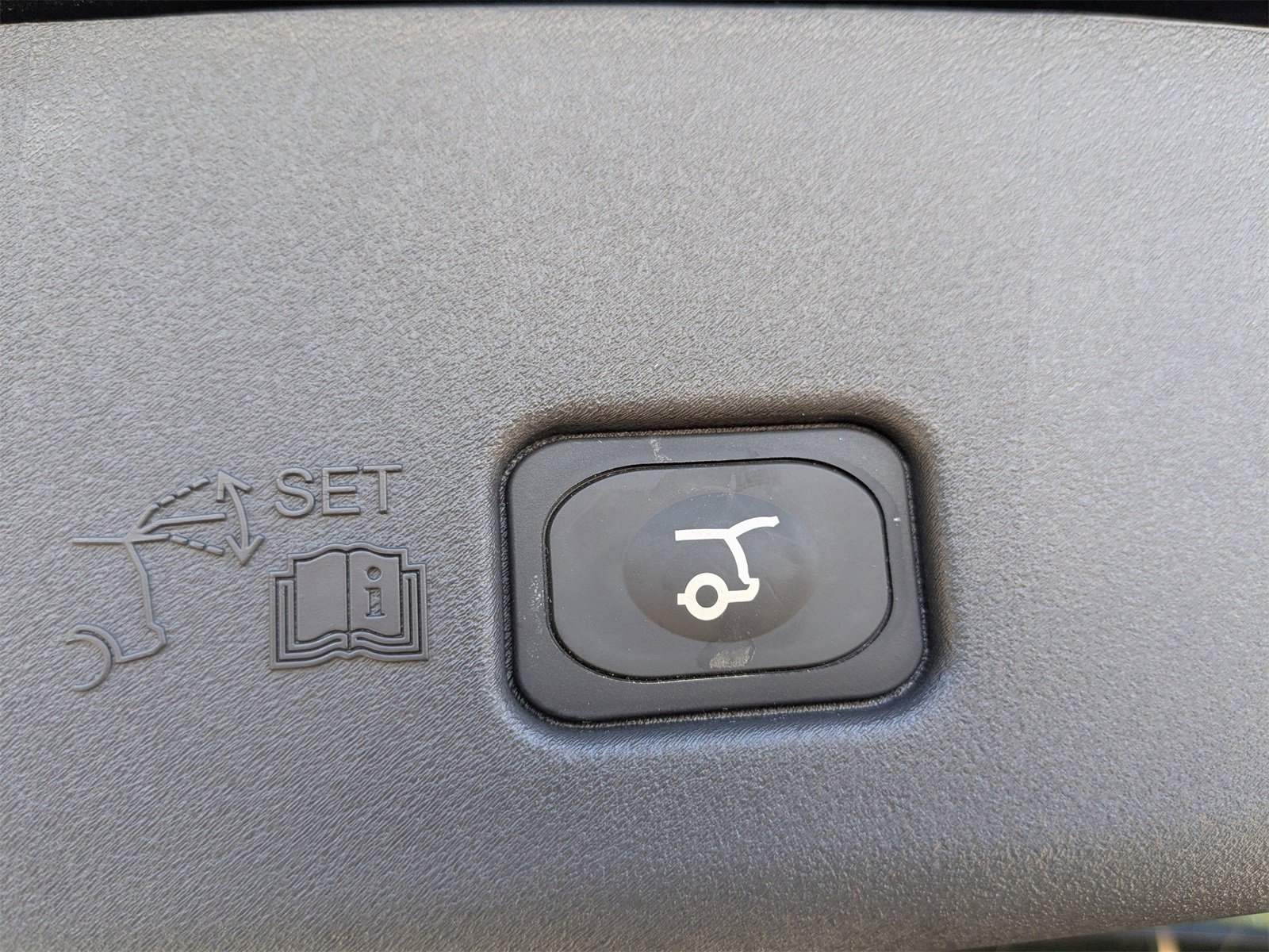 Used 2024 Lincoln Nautilus Reserve w/ Jet Appearance Package (87T) image 14