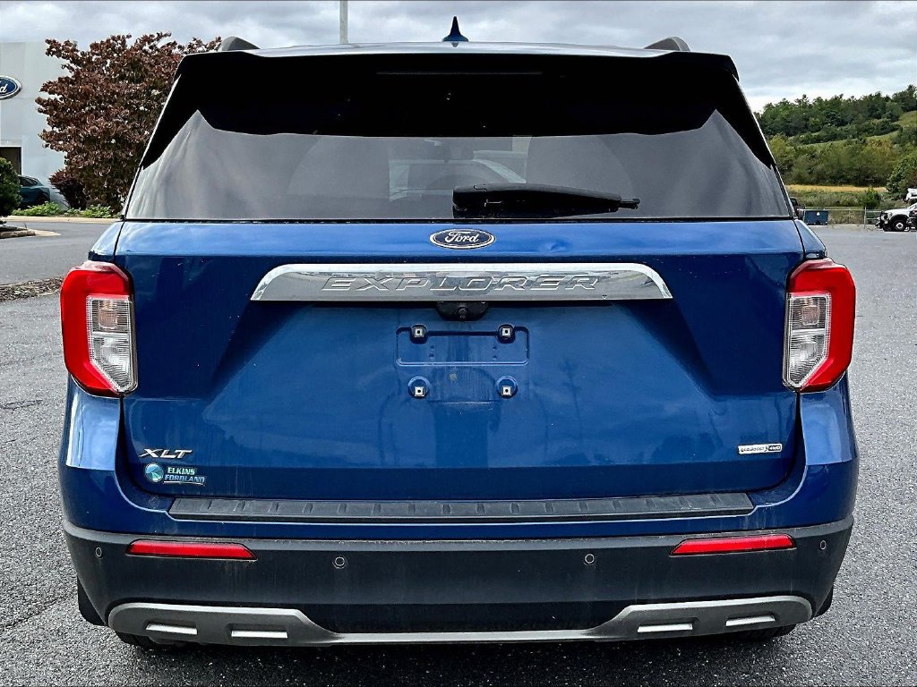 Used 2020 Ford Explorer XLT w/ Equipment Group 202A AWD/4WD image 13