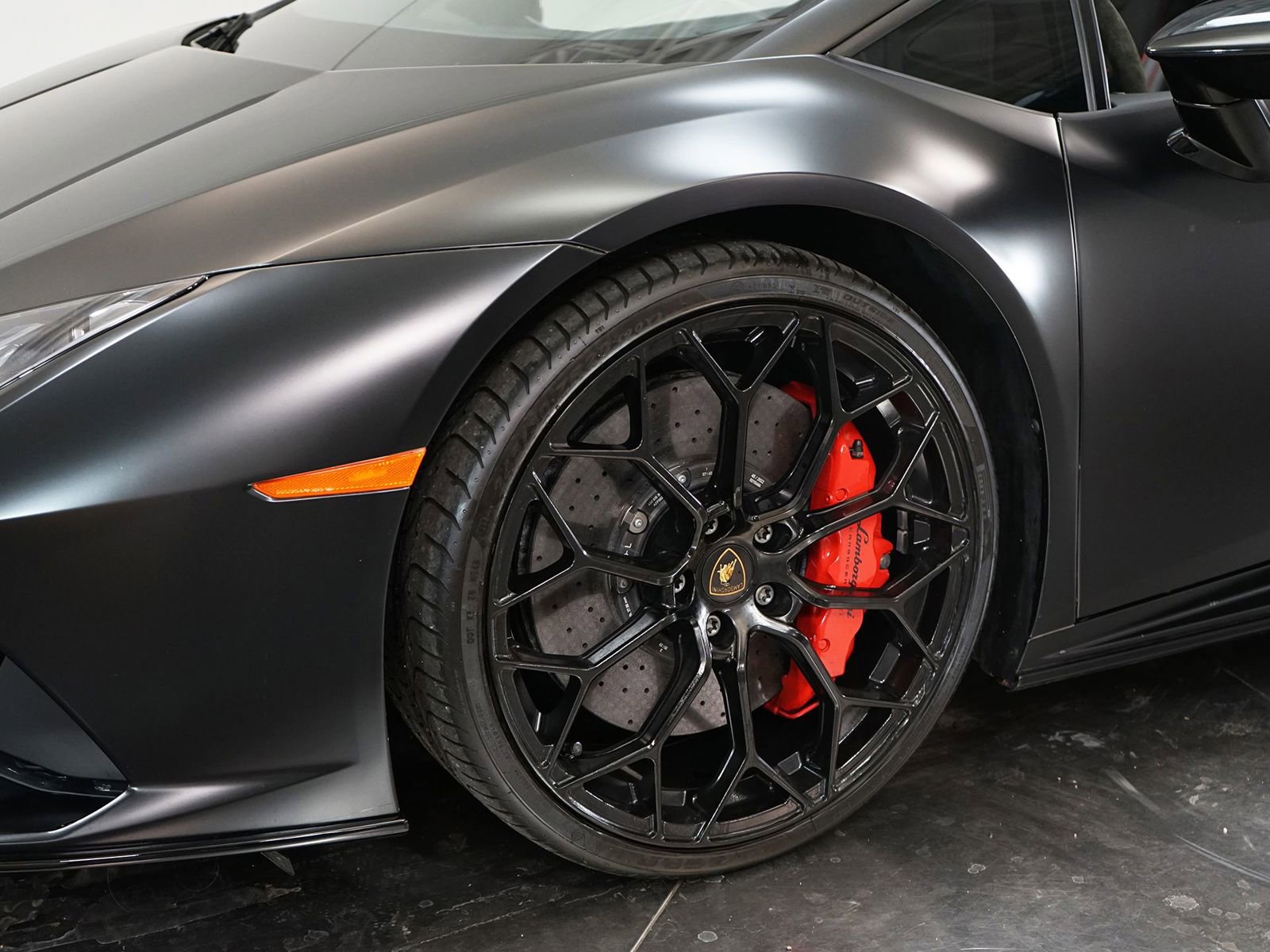 Used 2023 Lamborghini Huracan EVO image 10