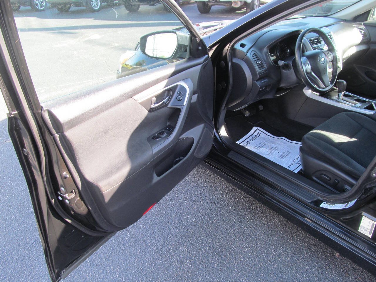 Used 2015 Nissan Altima 2.5 SV w/ Convenience Package FWD image 8