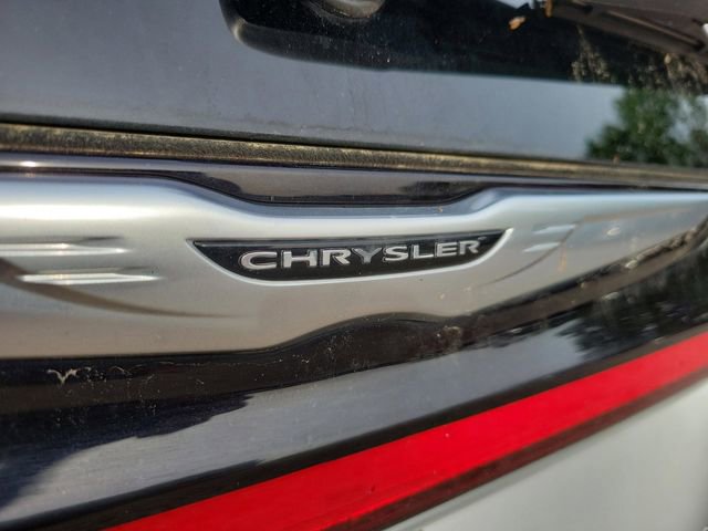 Used 2024 Chrysler Pacifica Touring-L image 33