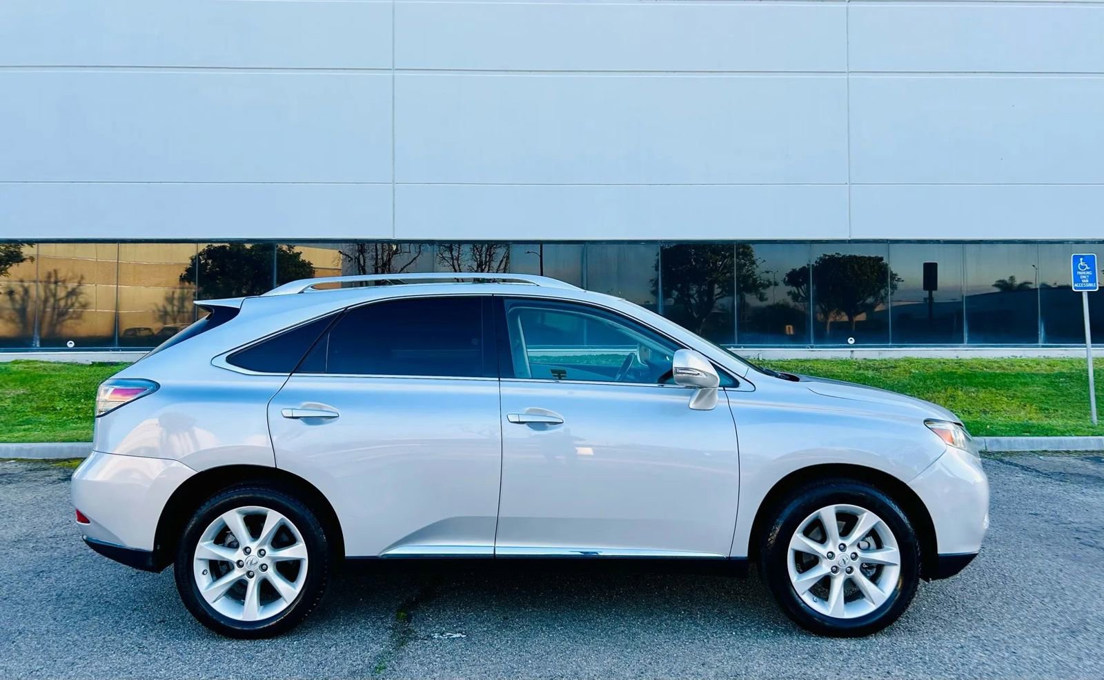 Used 2012 Lexus RX 350 FWD w/ Premium Pkg image 3