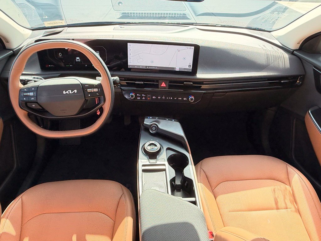 Used 2025 Kia EV6 Wind RWD image 13