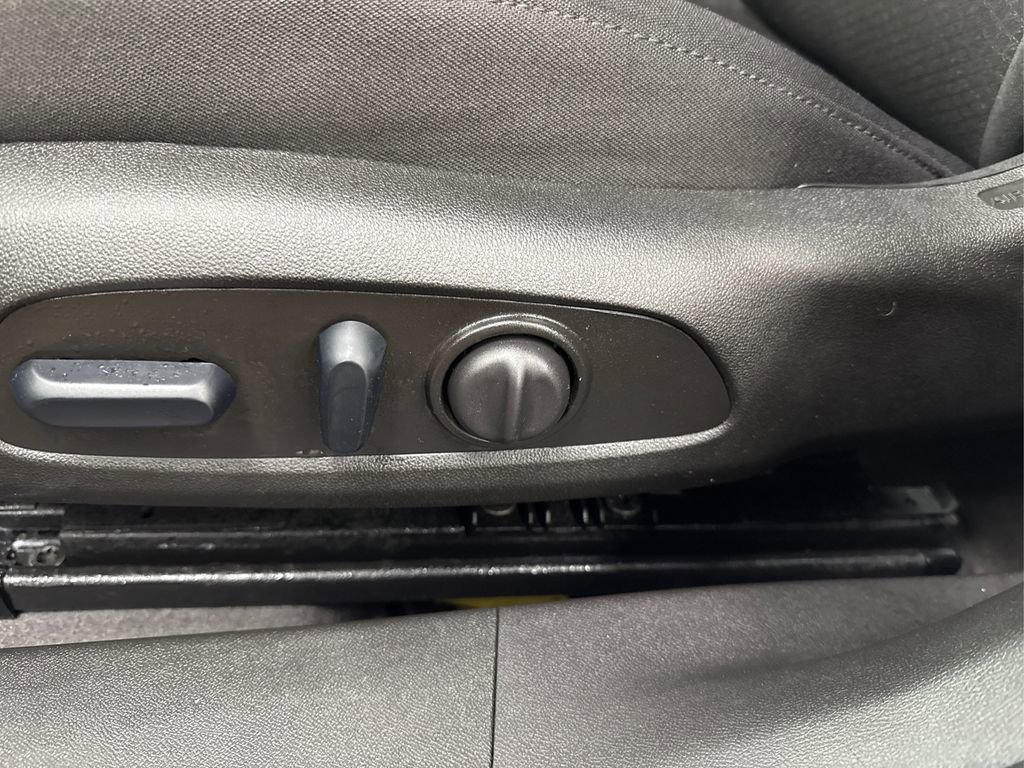 Used 2025 Chevrolet Malibu LT image 22