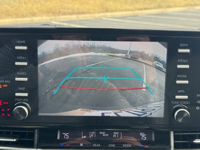 Used 2024 Toyota Sienna XLE image 27