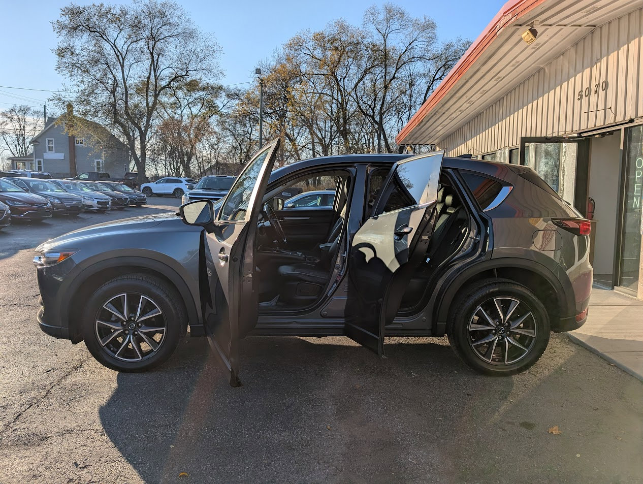 Used 2018 MAZDA CX-5 Touring w/ Preferred Equipment Package image 5