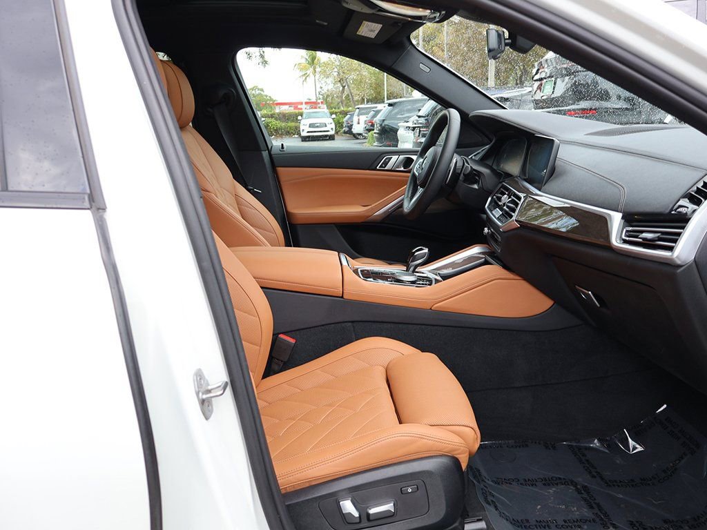 Used 2023 BMW X6 xDrive40i w/ M Sport Package image 32