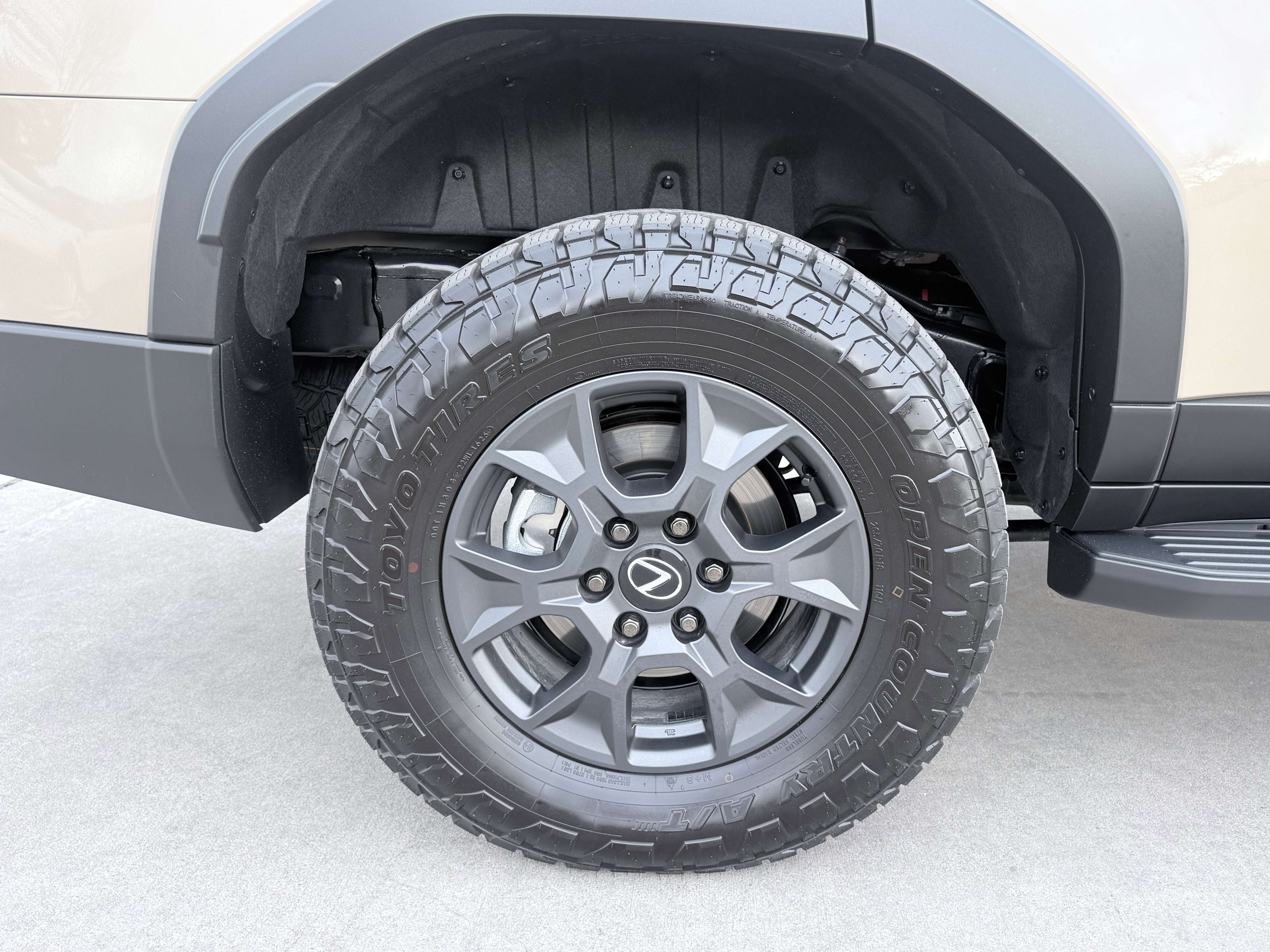 Used 2025 Lexus GX 550 image 10