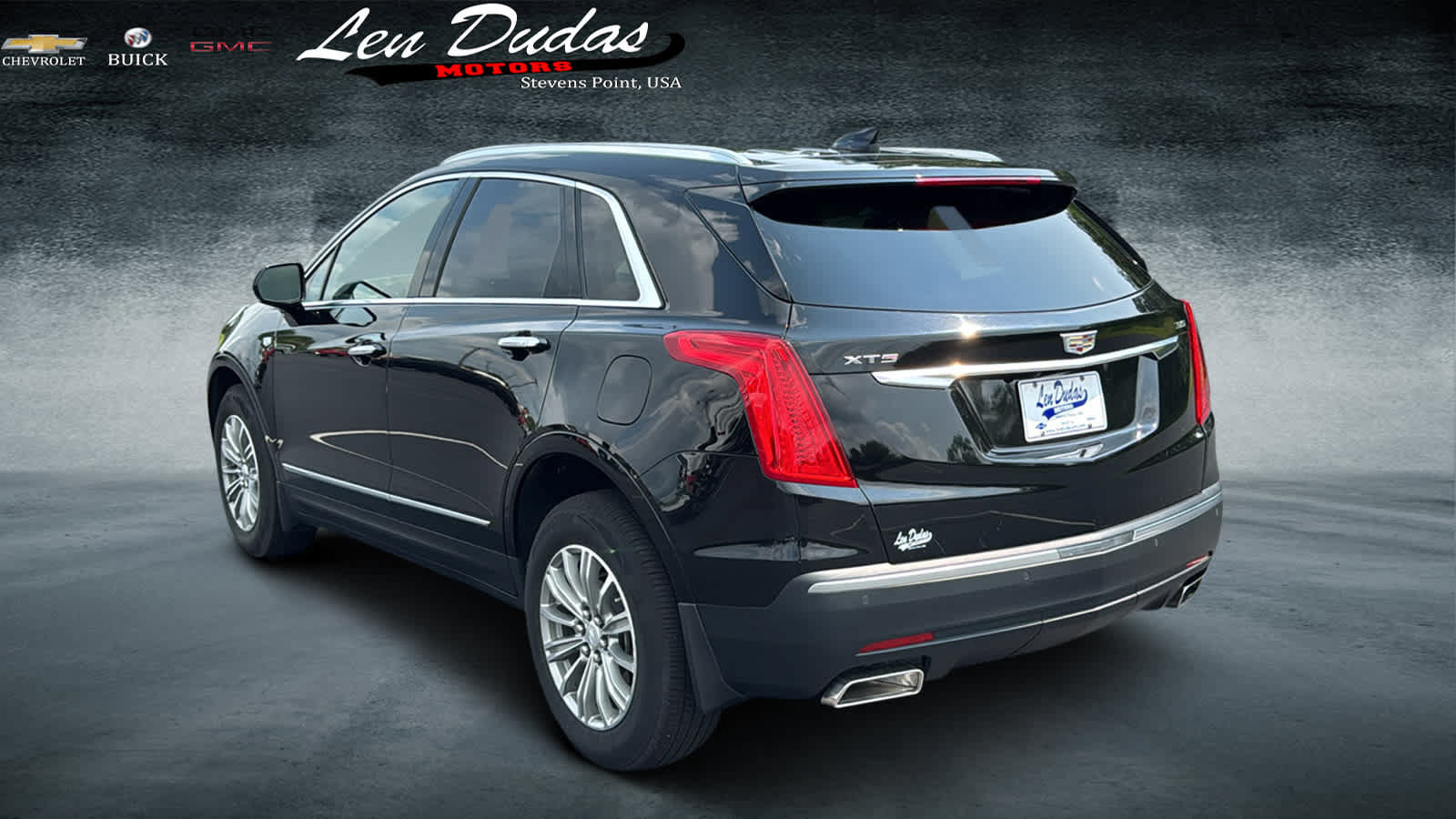 Certified 2018 Cadillac XT5 Luxury w/ Driver Awareness Package FWD image 3
