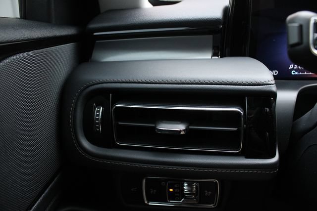 New 2026 Lincoln Aviator AWD image 37
