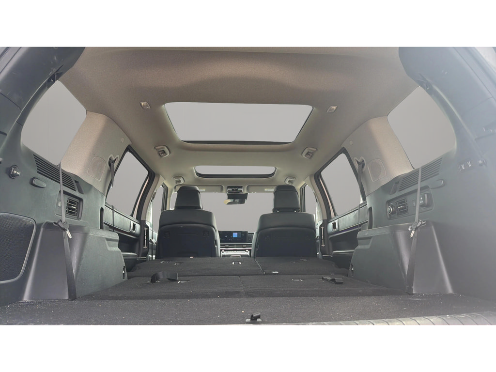 Used 2025 Hyundai Santa Fe Limited AWD/4WD image 11