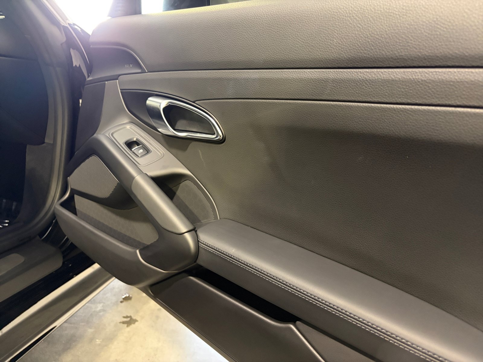Certified 2025 Porsche 718 Boxster S RWD image 26