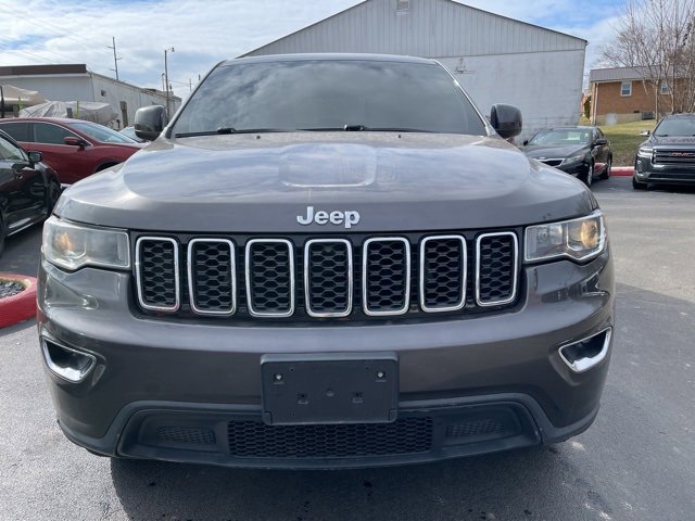 Used 2020 Jeep Grand Cherokee Laredo image 3
