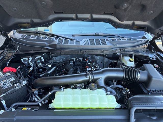 New 2025 Ford F150 Lariat w/ Equipment Group 502A High image 4