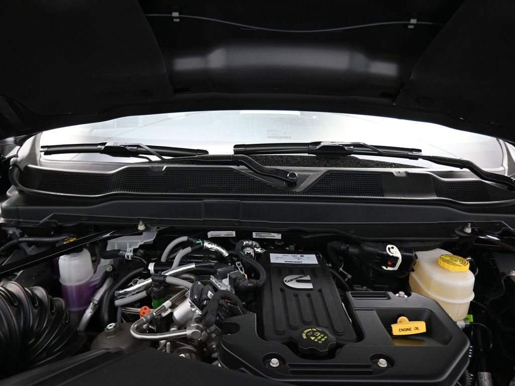 New 2025 RAM 3500 Limited image 27