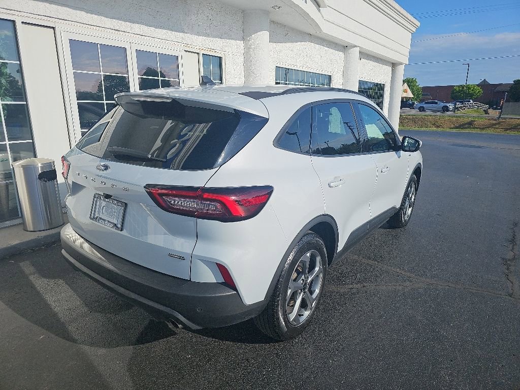 Used 2025 Ford Escape ST-Line Select w/ Tech Pack #1 AWD/4WD image 4