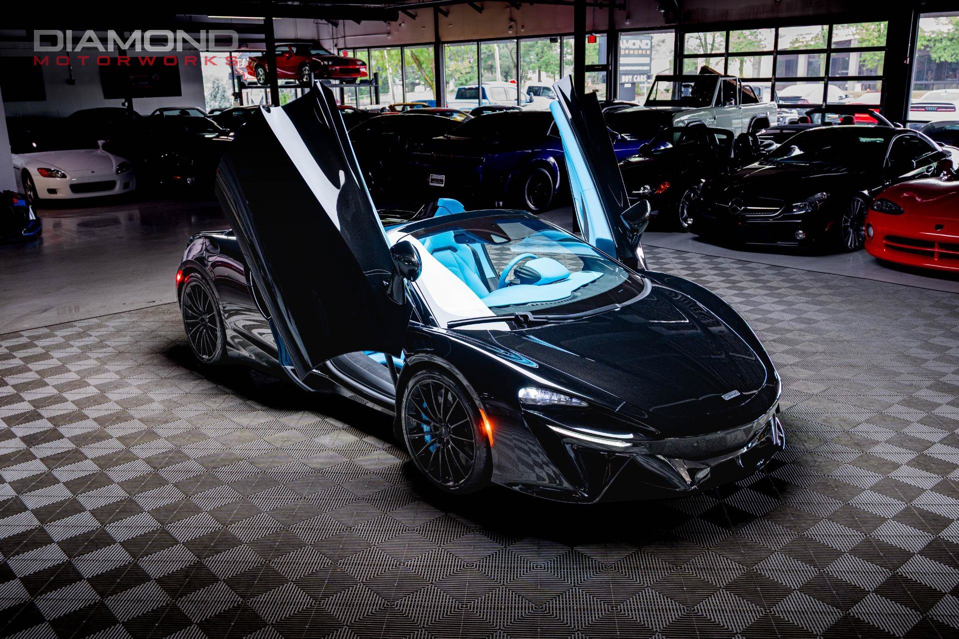 Used 2026 McLaren Artura Spider RWD image 3