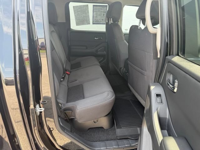 Used 2025 Nissan Frontier SV w/ SV Convenience Package AWD/4WD image 16