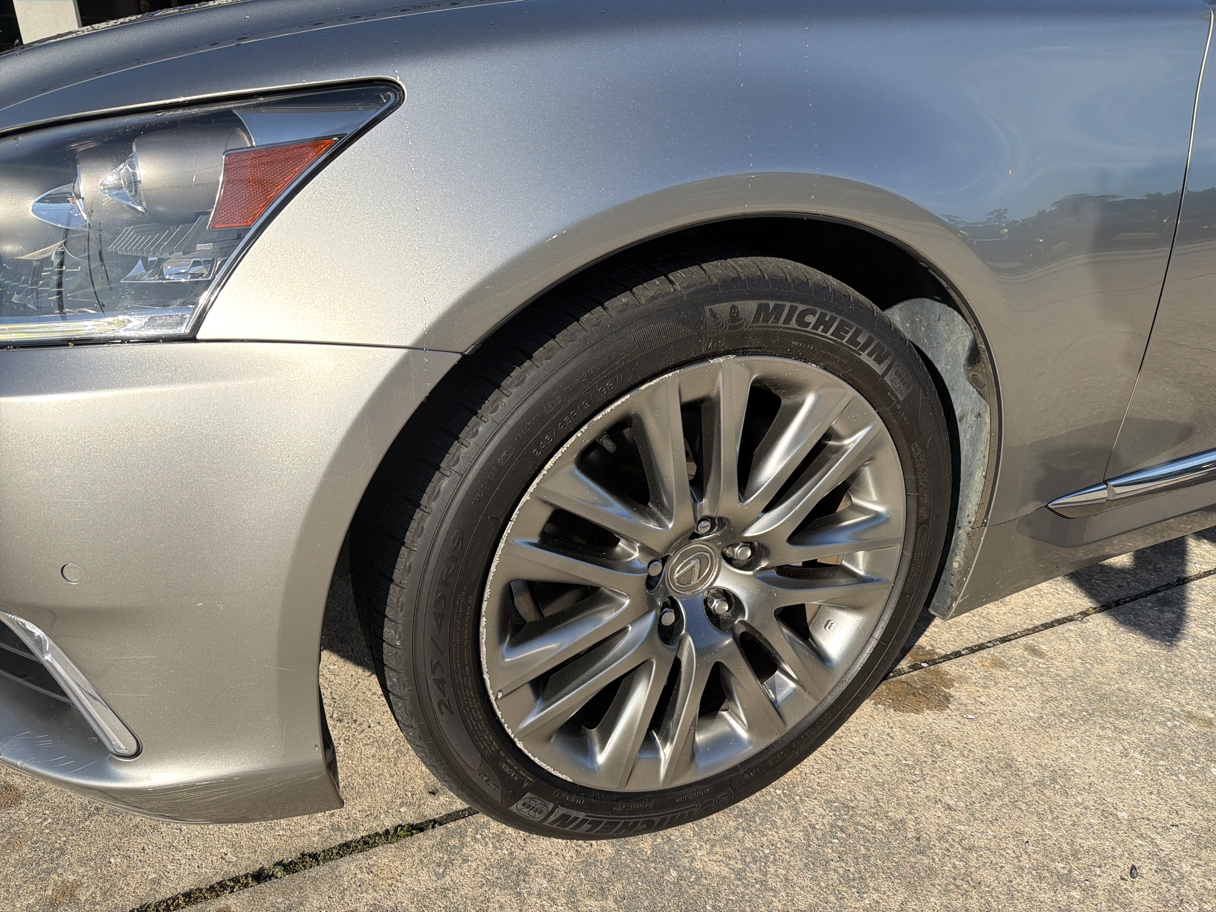 Used 2017 Lexus LS 460 RWD image 6