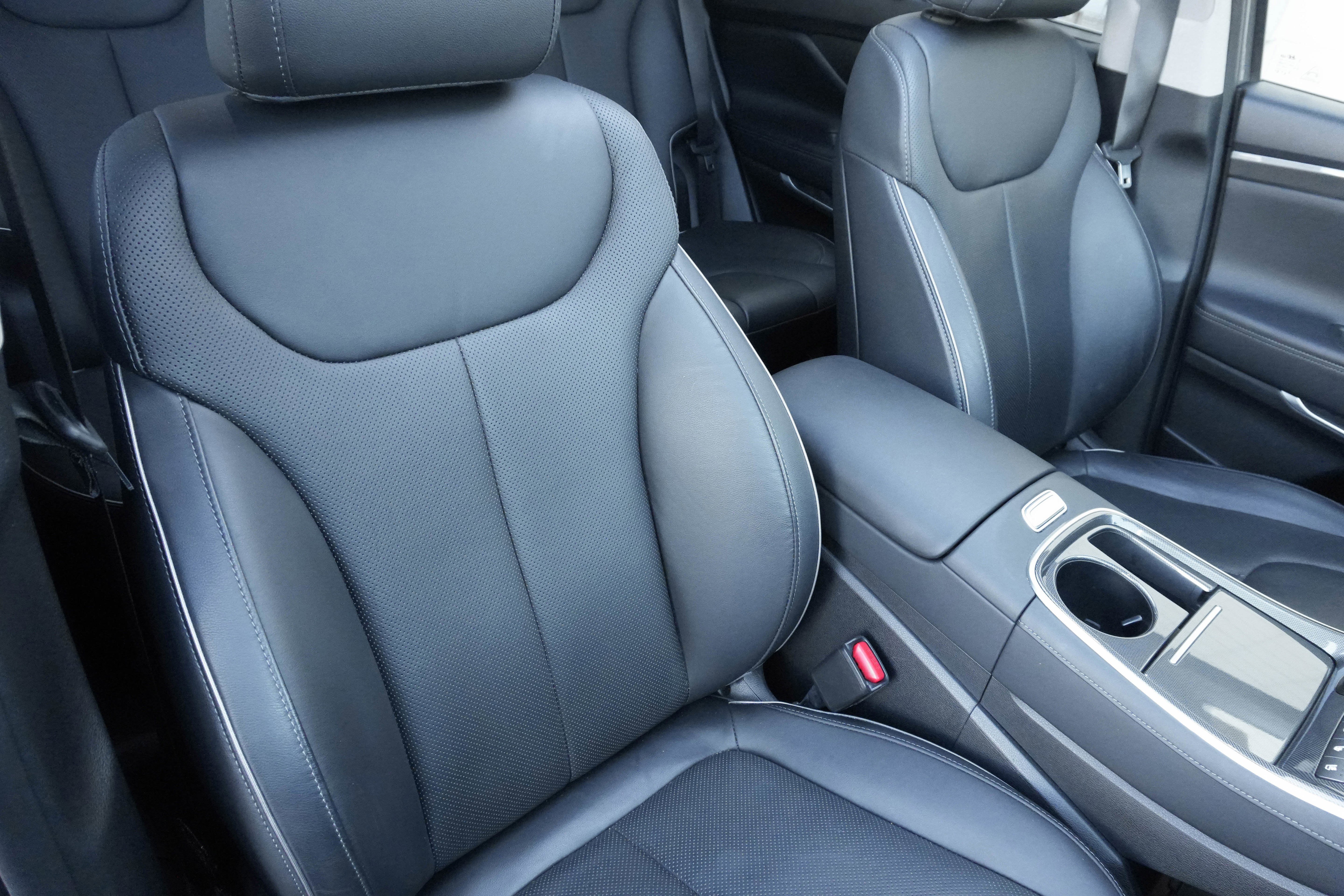 Used 2021 Hyundai Santa Fe Limited w/ Cargo Package image 11