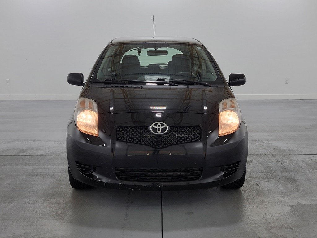 Used 2008 Toyota Yaris 2-Door Hatchback FWD image 3