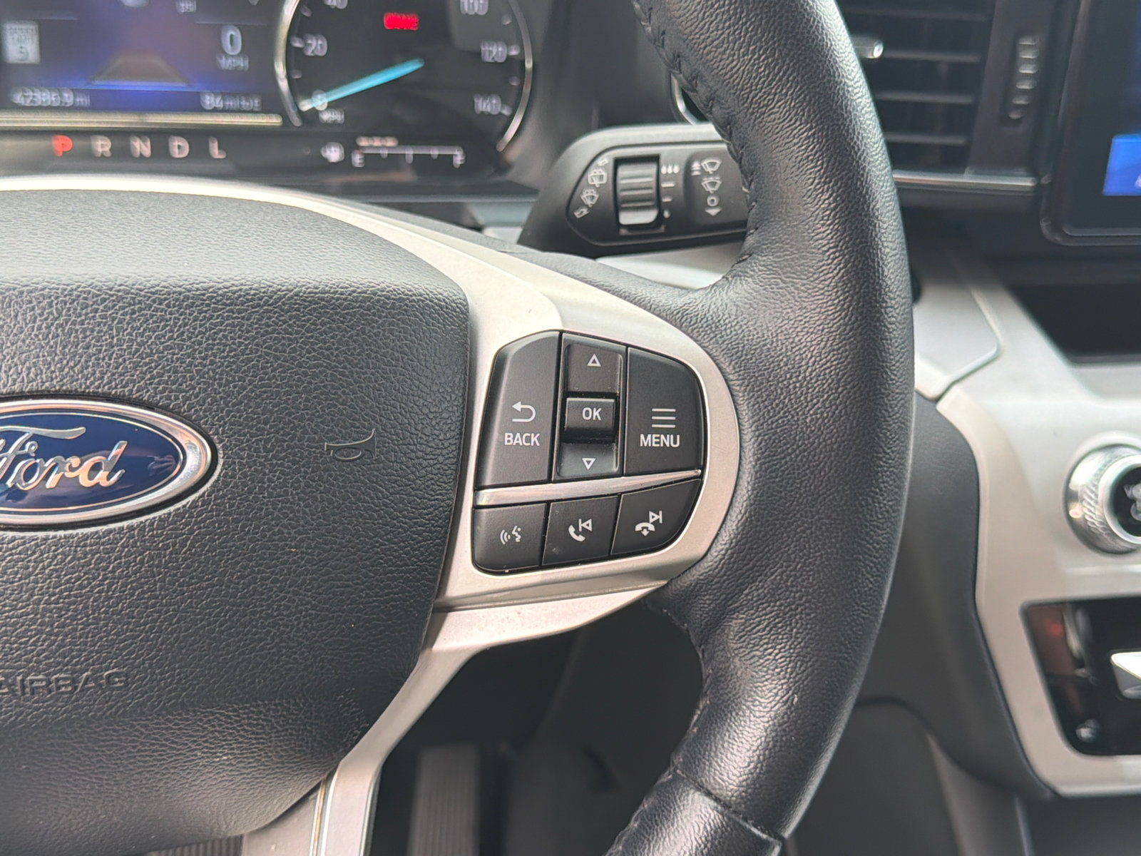Used 2023 Ford Explorer XLT w/ Equipment Group 202A RWD image 27