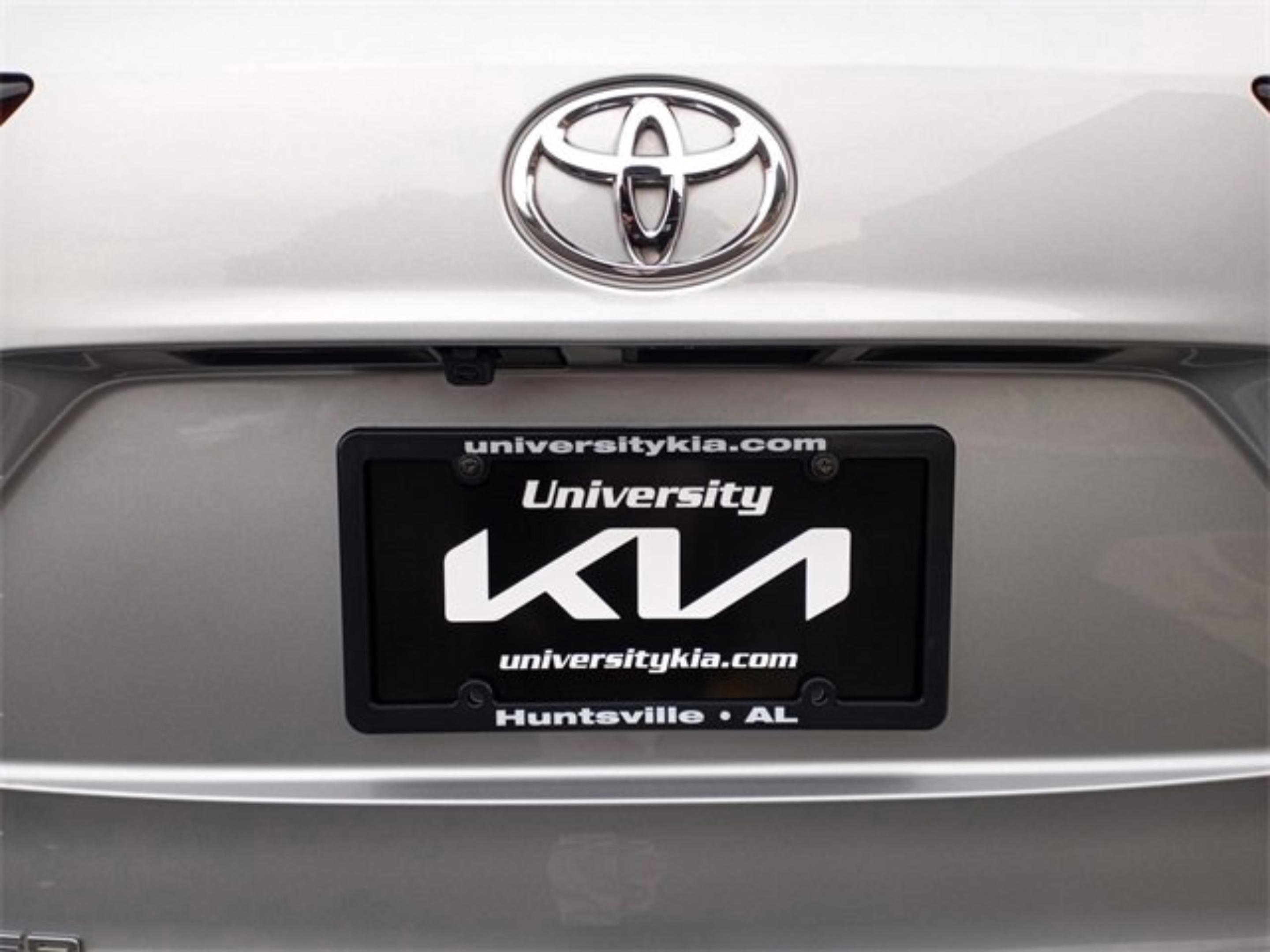 Used 2023 Toyota Highlander XLE AWD/4WD image 33