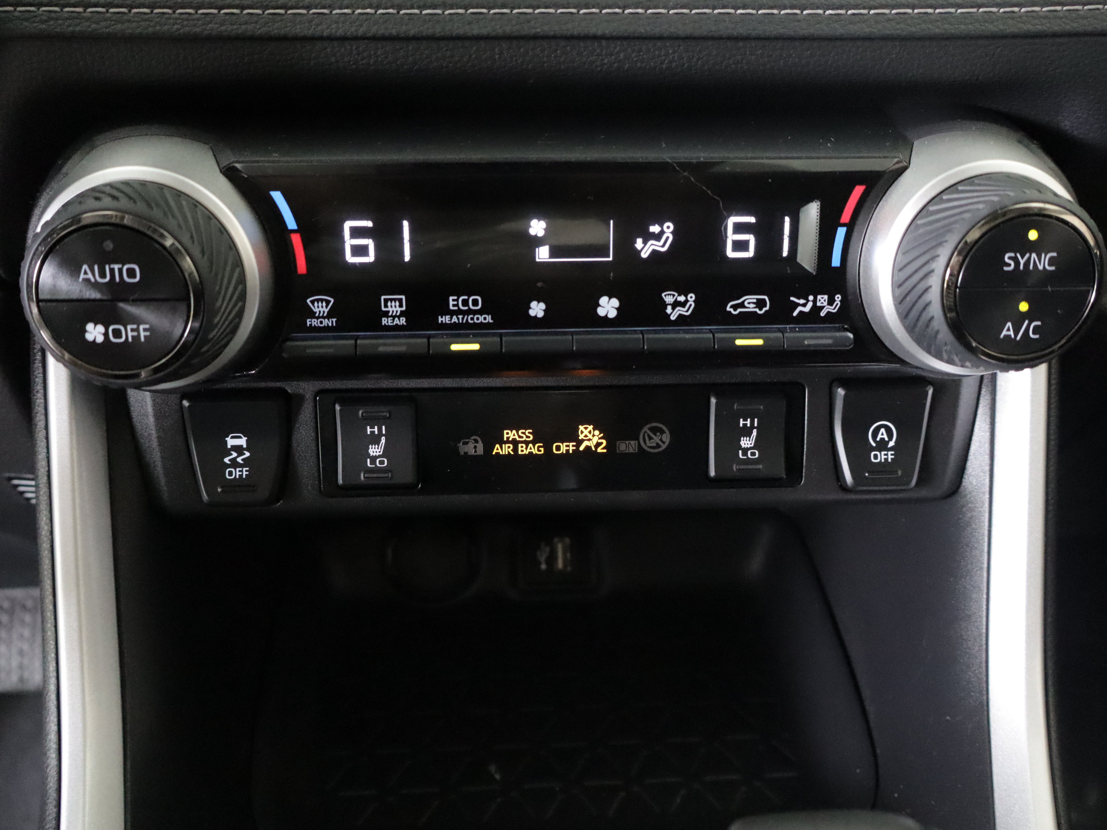 Used 2025 Toyota RAV4 XLE w/ Convenience Package AWD/4WD image 17