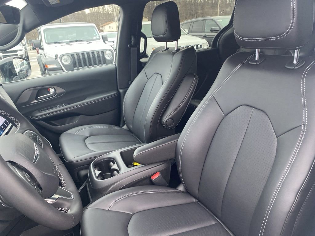 New 2026 Chrysler Voyager LX image 23