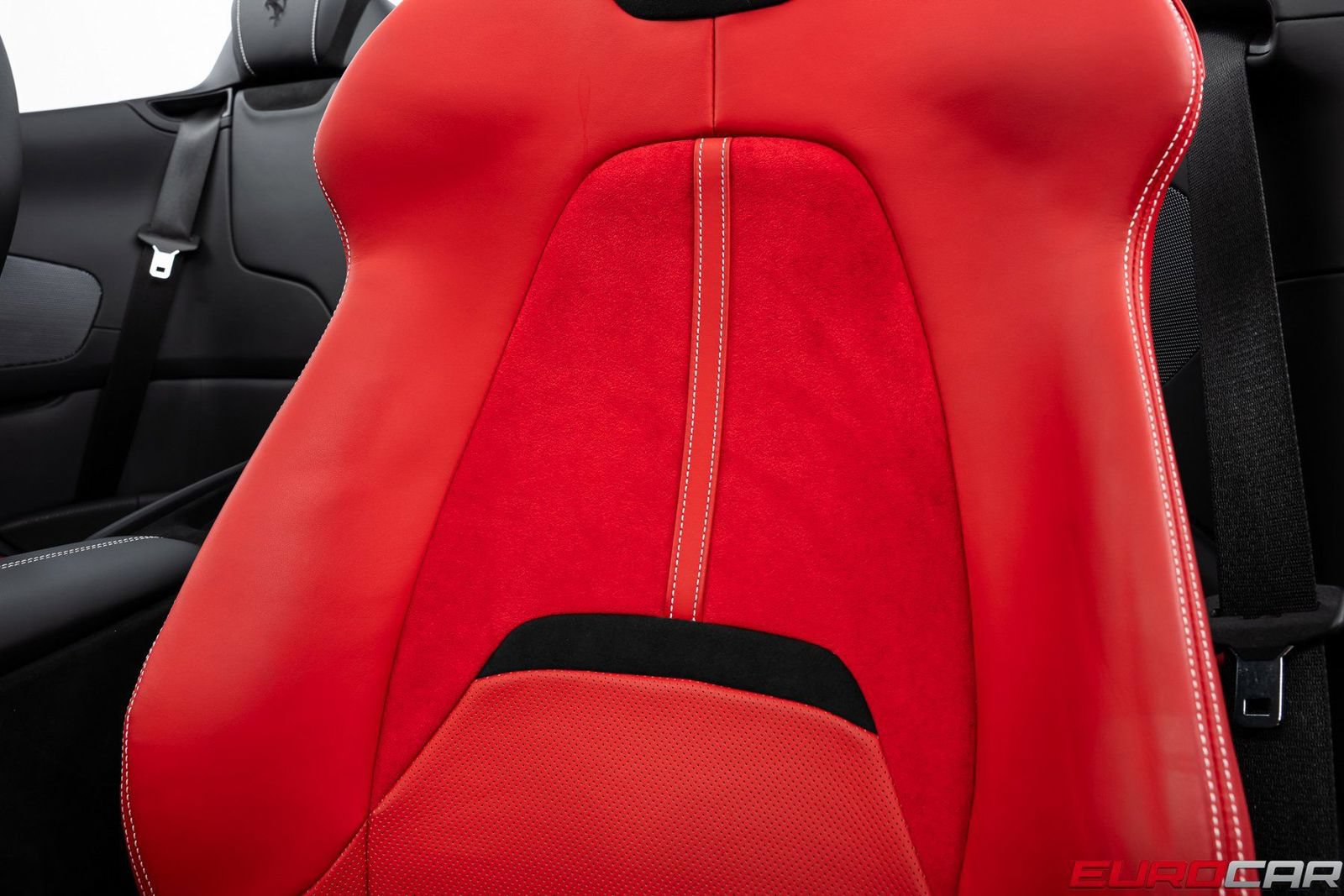 Used 2025 Ferrari Roma Spider RWD image 41