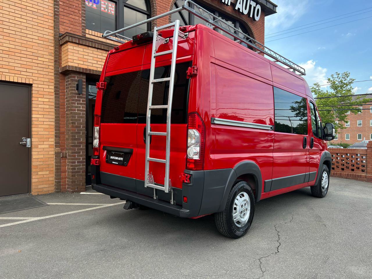 Used 2017 RAM ProMaster 2500 w/ Mopar Trailer Tow Group FWD image 11