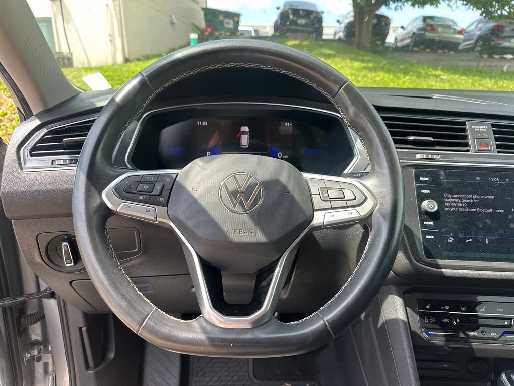 Used 2023 Volkswagen Tiguan SE w/ Panoramic Sunroof Package FWD image 26