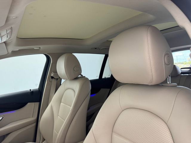 Used 2022 Mercedes-Benz GLC 300 image 5