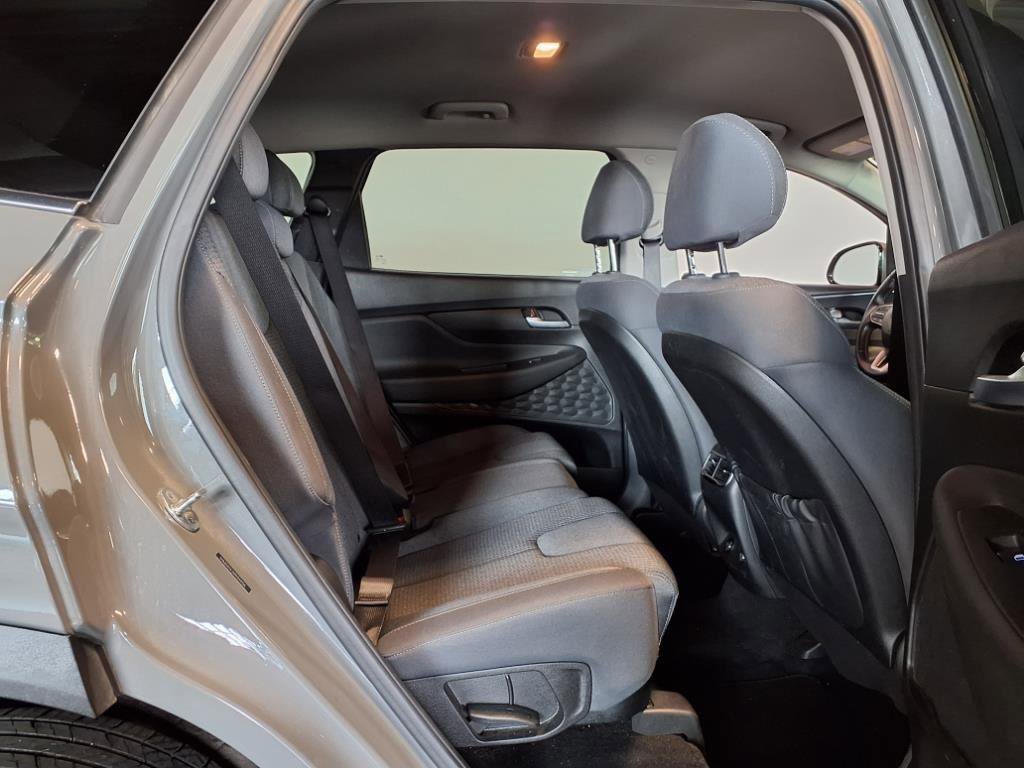 Used 2023 Hyundai Santa Fe SEL image 11
