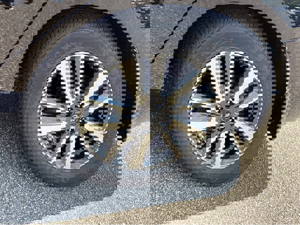 New 2025 Nissan Versa S w/ Trunk Package image 17