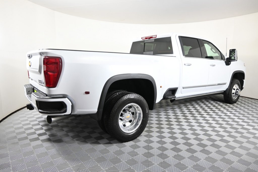 New 2026 Chevrolet Silverado 3500 High Country w/ High Country Premium Package image 6