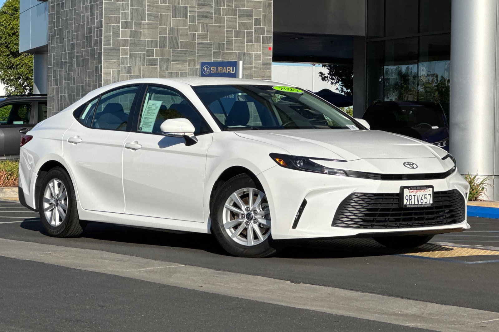 Used 2025 Toyota Camry LE w/ Convenience Package FWD image 2