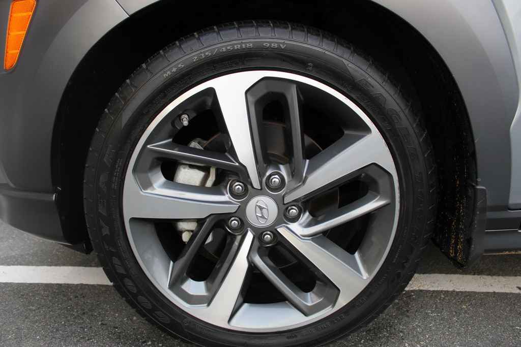 Used 2021 Hyundai Kona Limited w/ Cargo Package image 26