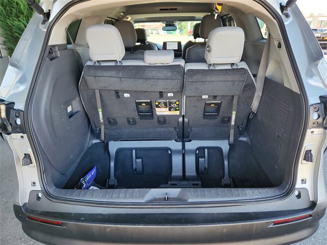 Used 2022 Toyota Sienna XLE image 15
