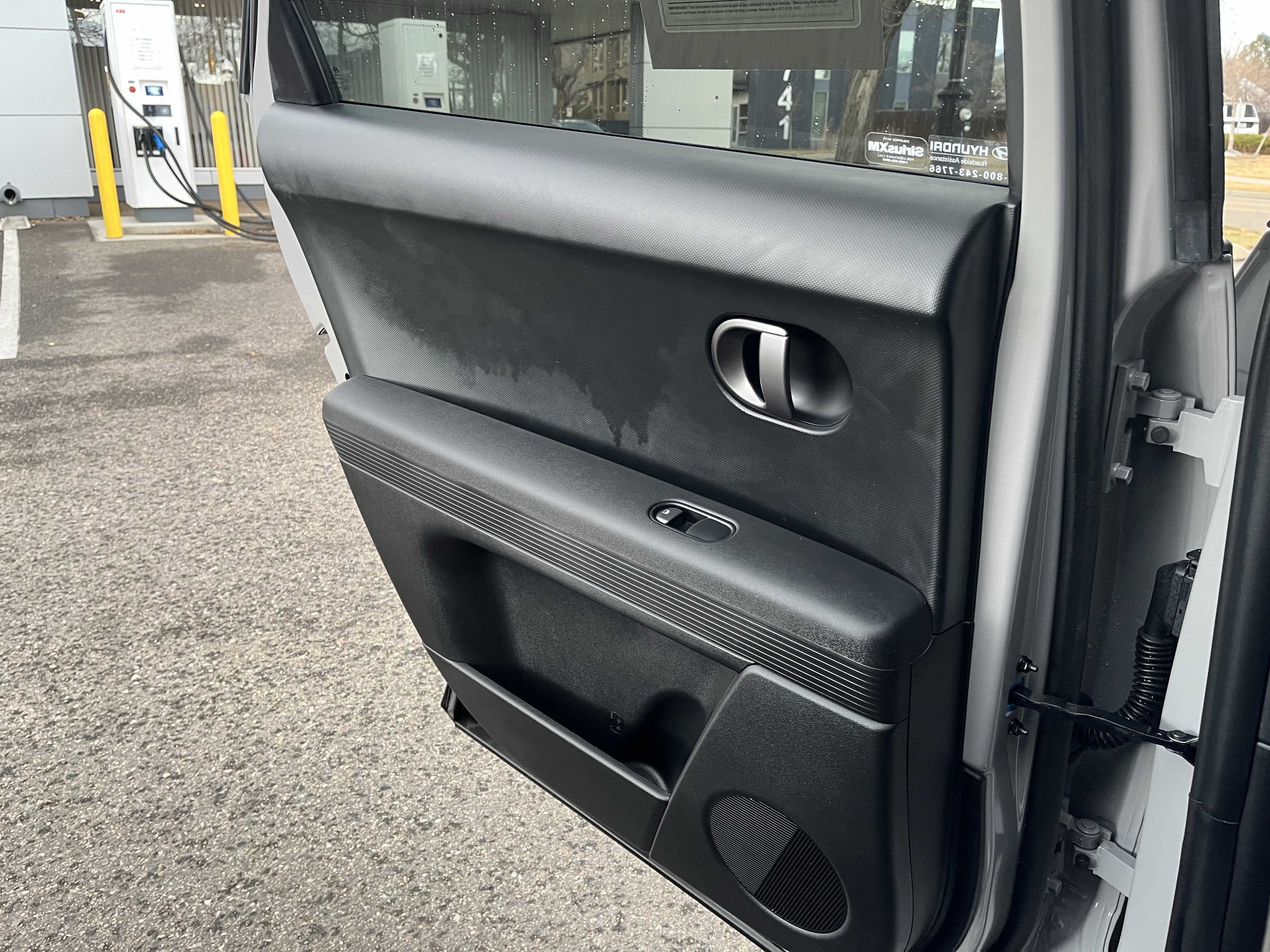 Used 2025 Hyundai Ioniq 5 SE image 32