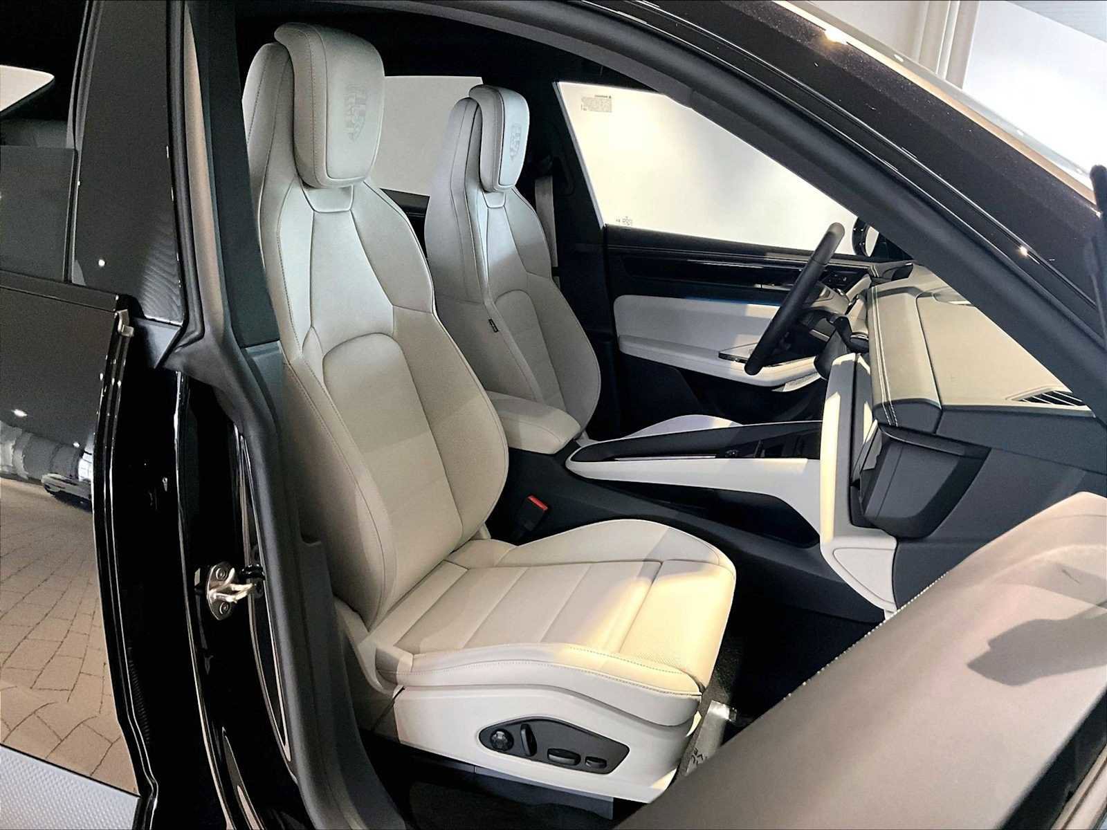 New 2026 Porsche Macan 4 Electric image 19