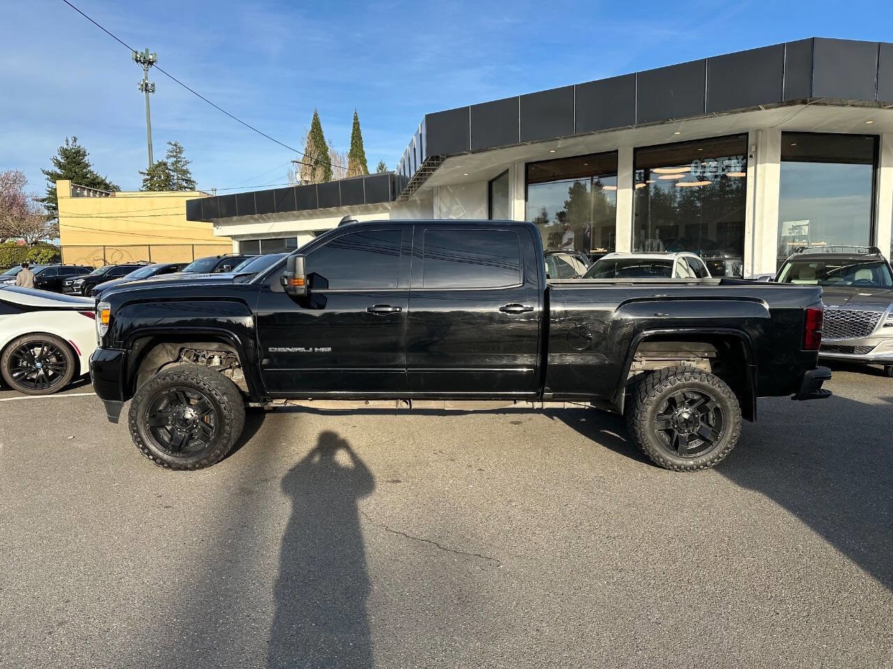 Used 2016 GMC Sierra 2500 Denali w/ Duramax Plus Package AWD/4WD image 2