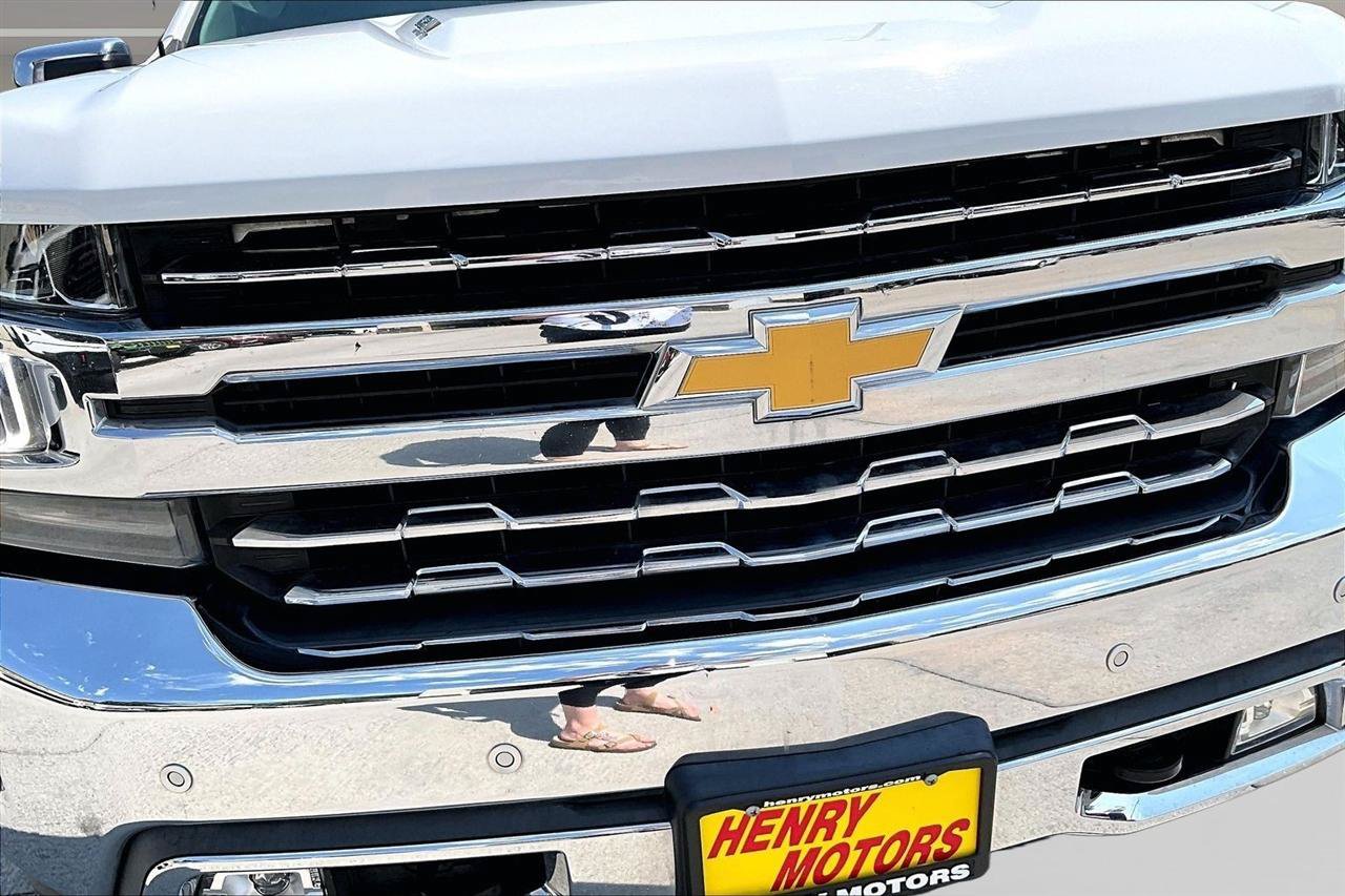 Used 2021 Chevrolet Silverado 1500 LTZ w/ Safety Package II AWD/4WD image 33