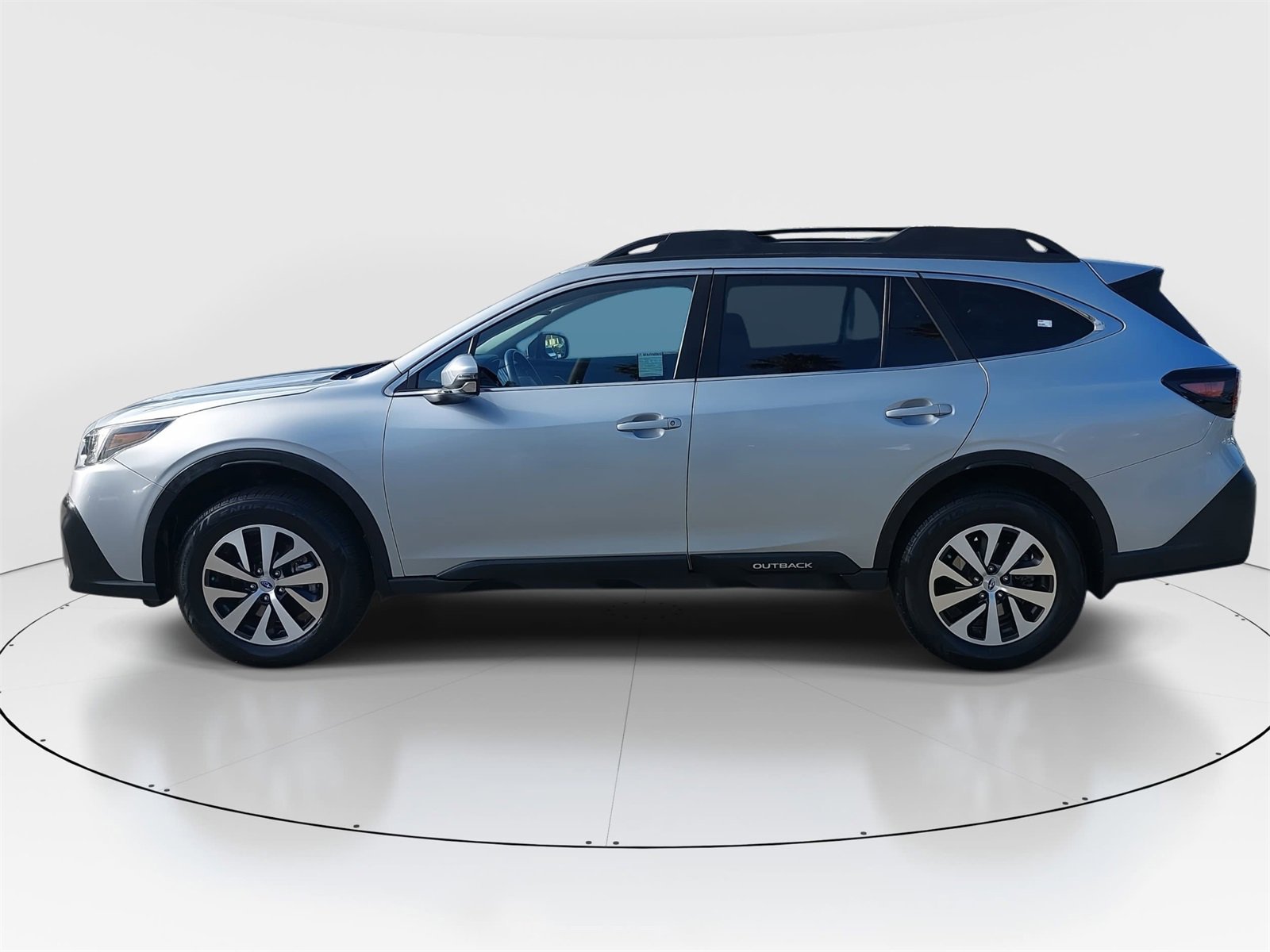 Used 2020 Subaru Outback Premium image 4