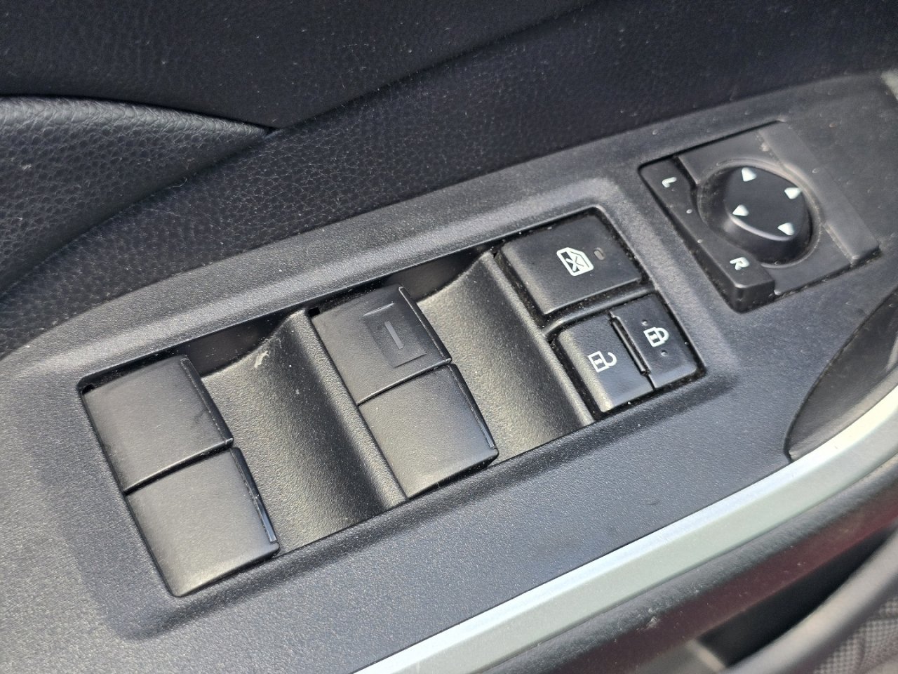 Certified 2023 Toyota RAV4 LE FWD image 21