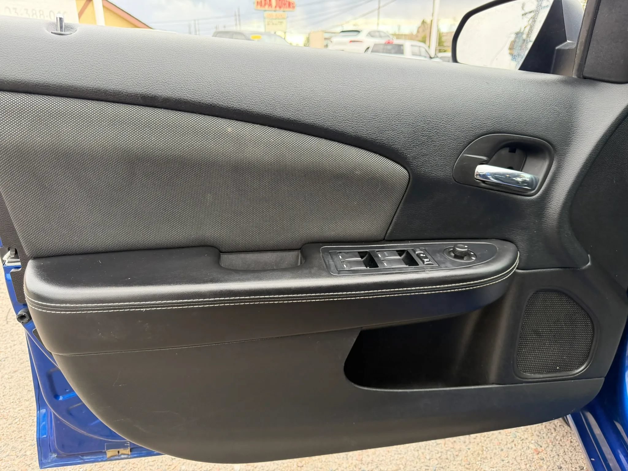Used 2014 Dodge Avenger SE FWD image 12