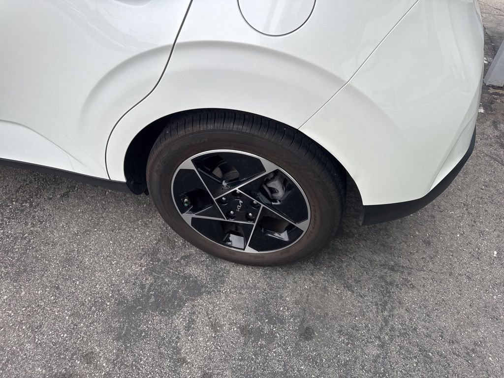 Used 2024 Kia Soul EX image 8