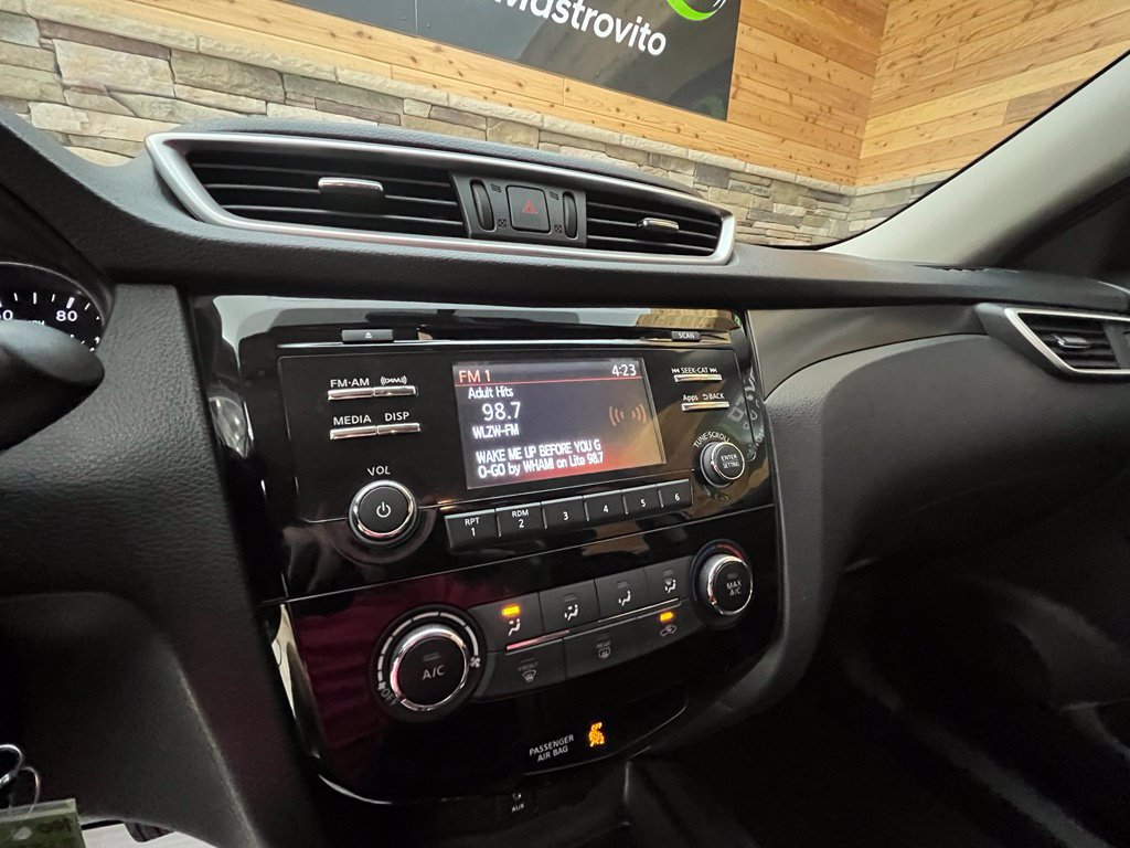 Used 2016 Nissan Rogue S AWD/4WD image 46