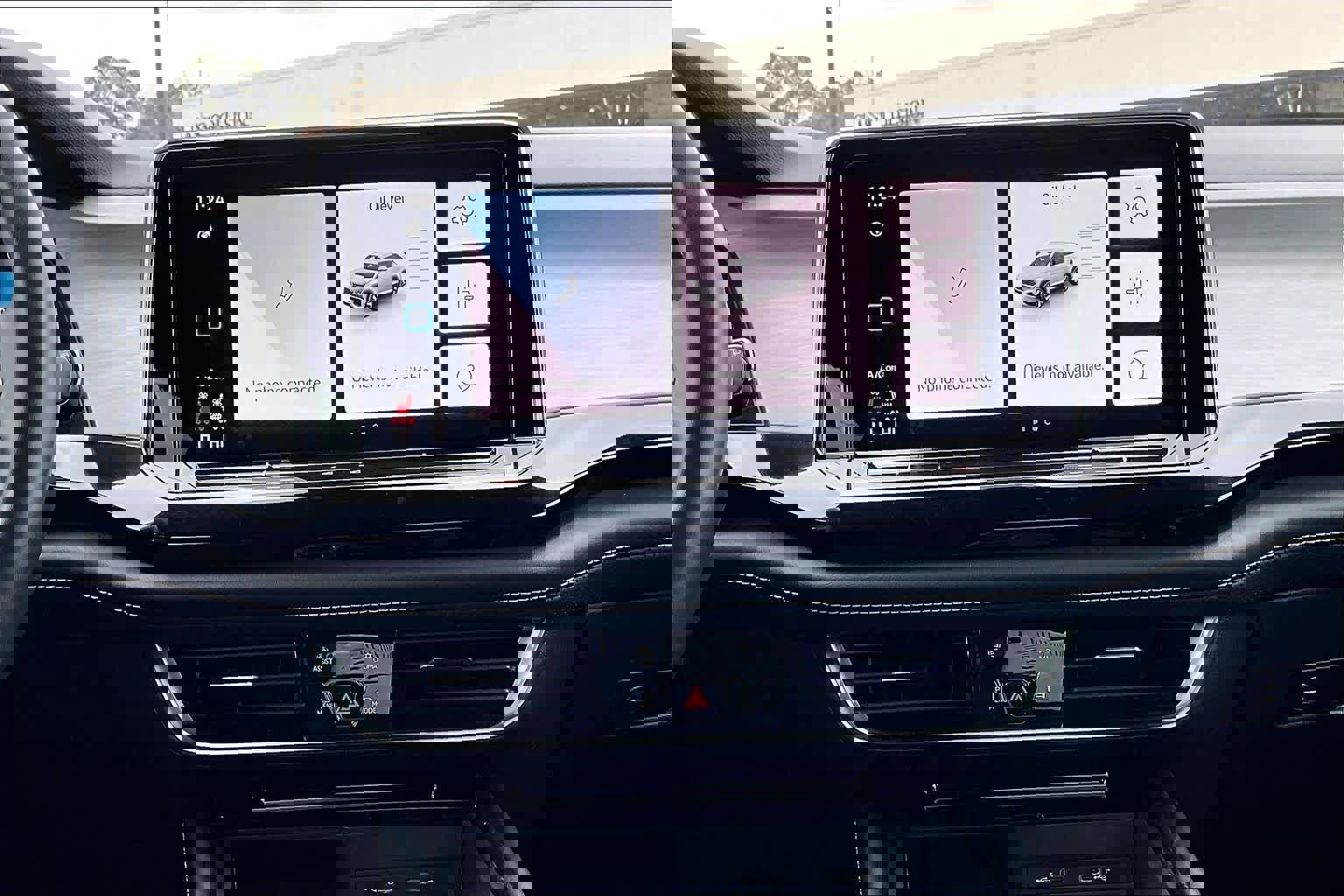 Used 2024 Volkswagen Atlas Cross Sport SE image 6