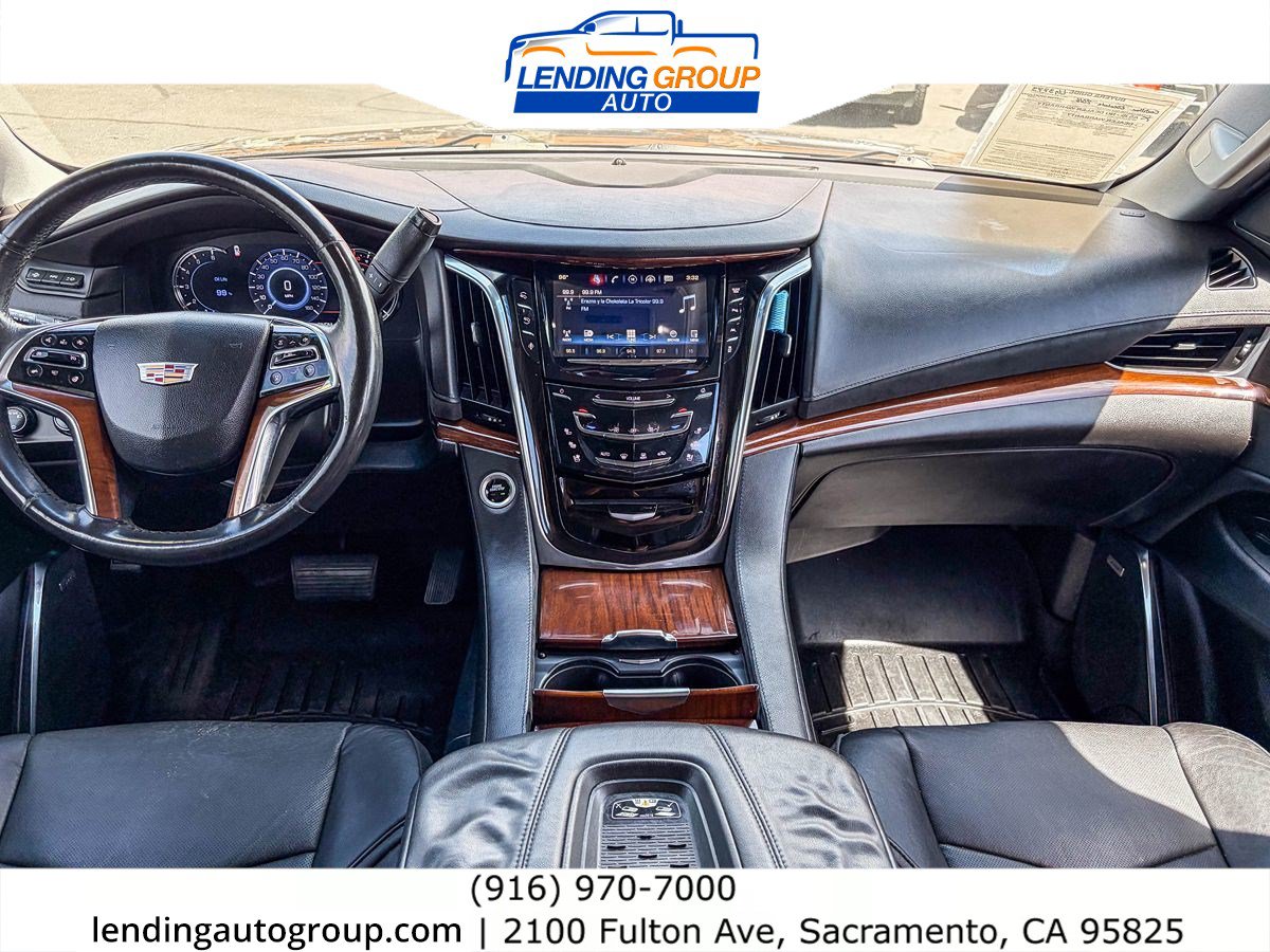 Used 2016 Cadillac Escalade ESV Luxury AWD/4WD image 11